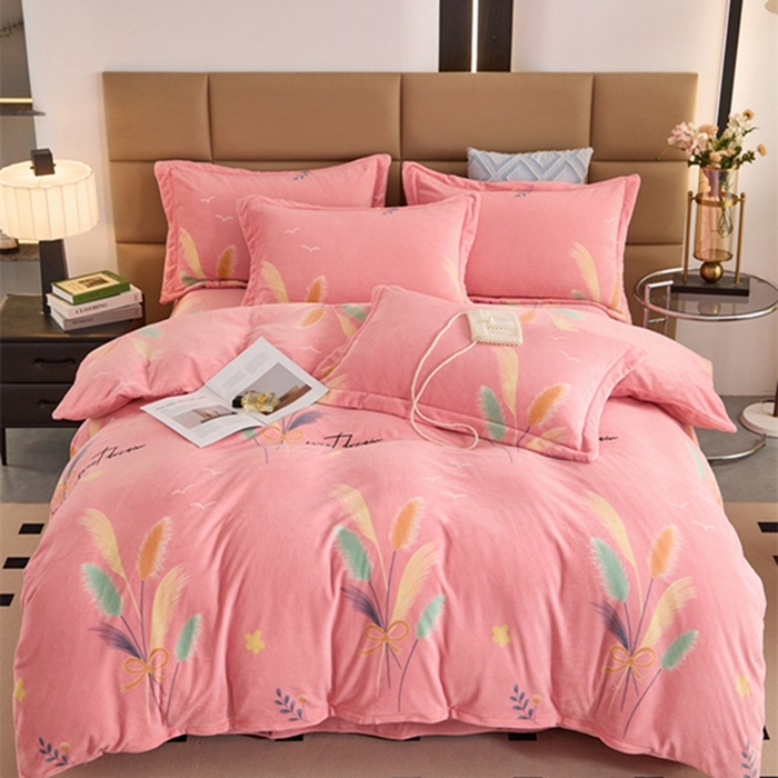 91家纺网 家纺一手货源 找家纺 卡迪亚 2024新款全消光牛奶绒印花四件套 稻花香