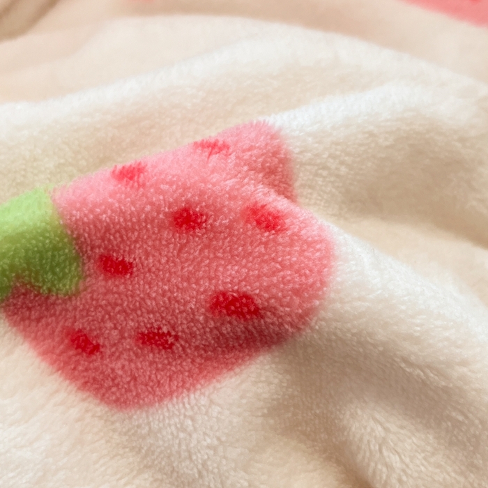 91家纺网 家纺一手货源 找家纺 2024新款高克重牛奶绒四件套-夜景 香甜草莓