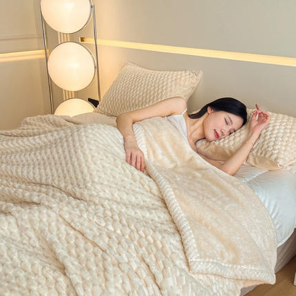 91家纺网 家纺一手货源 找家纺 （总）2024新款牛奶绒提花多功能金龟绒被套毯盖毯