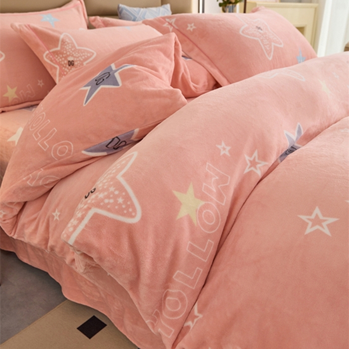 91家纺网 家纺一手货源 找家纺 卡迪亚 2024新款全消光牛奶绒印花四件套 星星