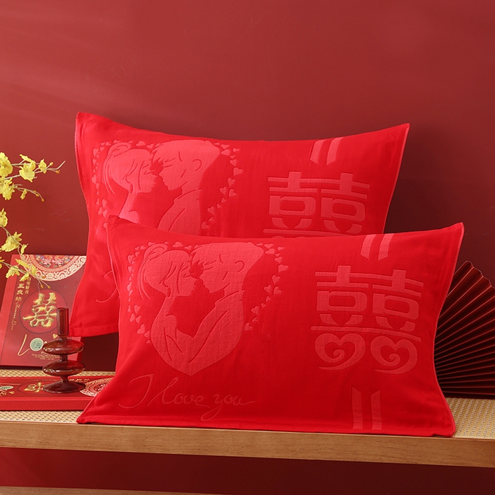 91家纺网 家纺一手货源 找家纺 2024新款全棉六层纱布大红色婚庆加厚透气枕巾52*78cm一对 郎才女貌