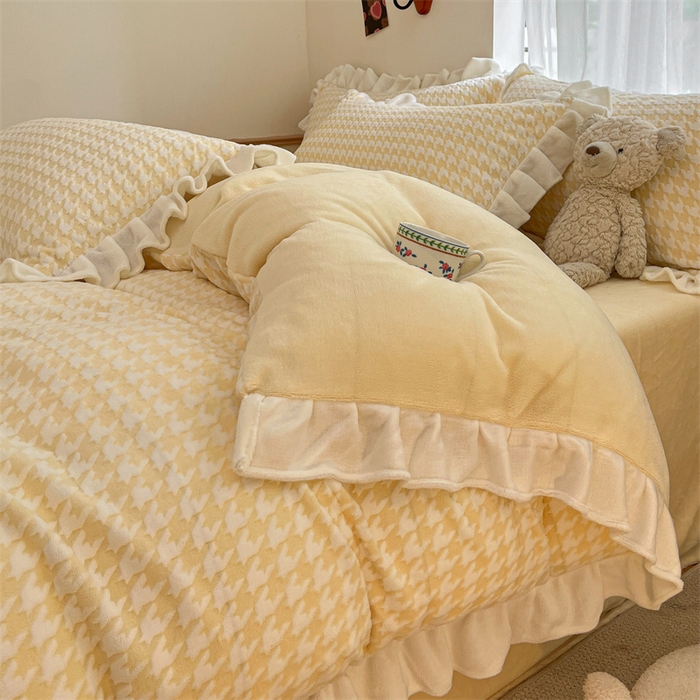 91家纺网 家纺一手货源 找家纺 星座家纺 2025新款千鸟格花边款牛奶绒四件套 千鸟格-米黄