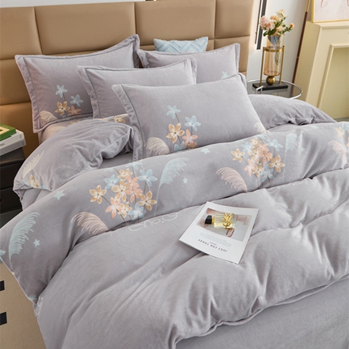 91家纺网 家纺一手货源 找家纺 卡迪亚 2024新款全消光牛奶绒印花四件套 乐享