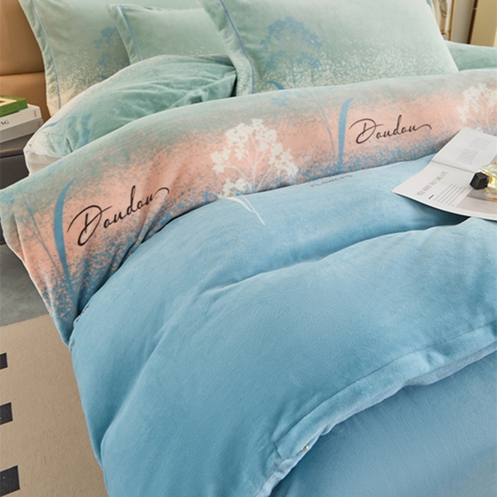 91家纺网 家纺一手货源 找家纺 卡迪亚 2024新款全消光牛奶绒印花四件套 夕颜