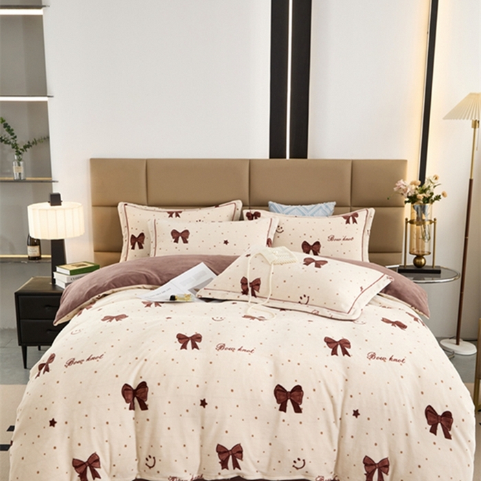 91家纺网 家纺一手货源 找家纺 卡迪亚 2024新款全消光牛奶绒印花四件套 小资情调