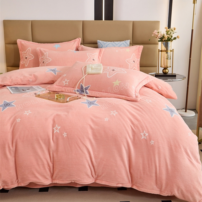 91家纺网 家纺一手货源 找家纺 卡迪亚 2024新款全消光牛奶绒印花四件套 星星