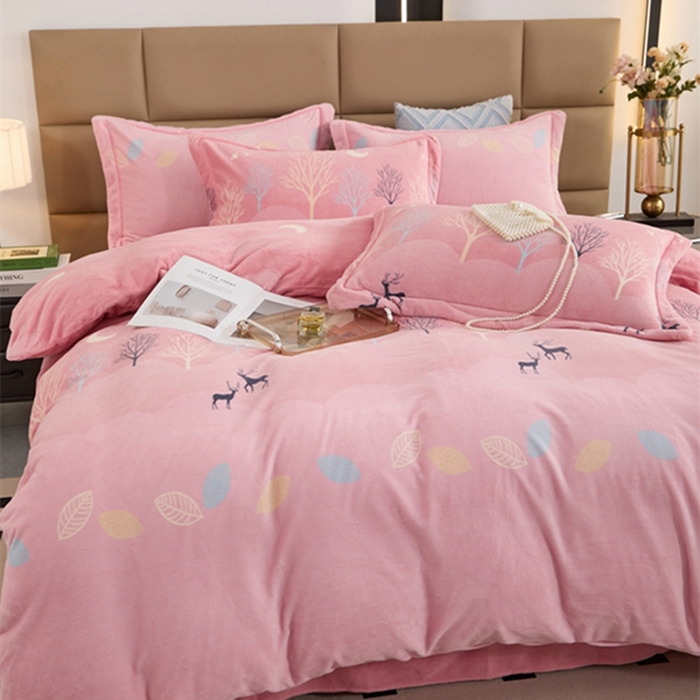 91家纺网 家纺一手货源 找家纺 卡迪亚 2024新款全消光牛奶绒印花四件套 小鹿