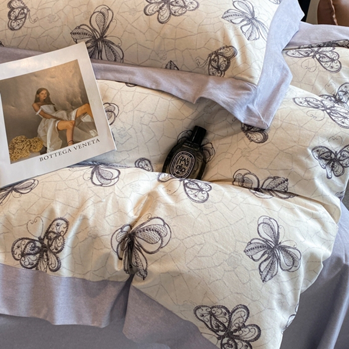 91家纺网 家纺一手货源 找家纺 慕晨 2024新款A类全棉贡缎磨毛数码印花高级宽边简奢款中高端四件套直播爆款 淡雅华花