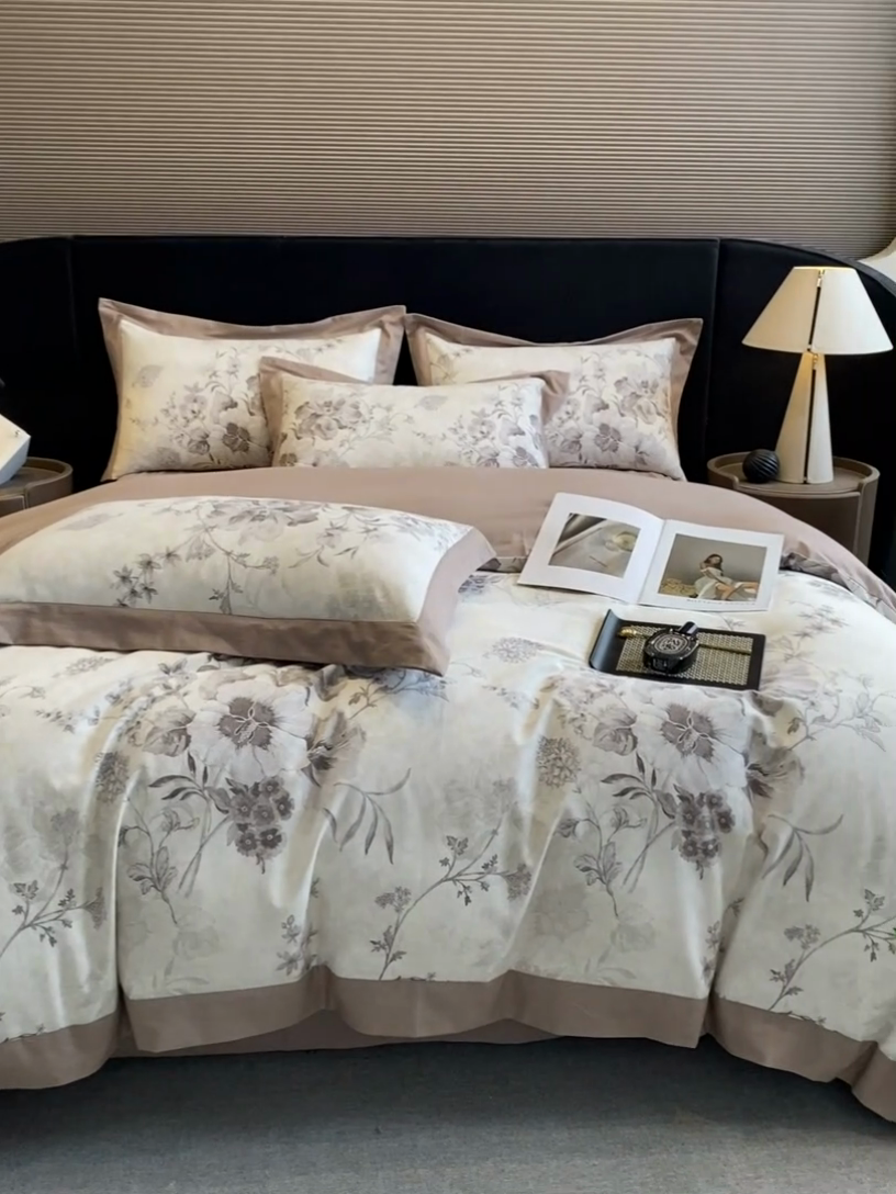 91家纺网 家纺一手货源 找家纺 慕晨 2024新款A类全棉贡缎磨毛数码印花高级宽边简奢款中高端四件套直播爆款 远黛-灰