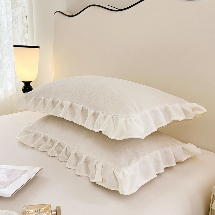 91家纺网 家纺一手货源 找家纺 梦舒羽 2025新款牛奶绒花枕套边单人宿舍法兰绒枕头套珊瑚绒枕芯套 奶白