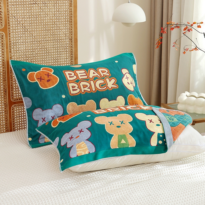 91家纺网 家纺一手货源 找家纺 朴尔家纺-毛巾被 2024新款色织定位提花纯棉四层纱布枕巾 百变熊仔-绿