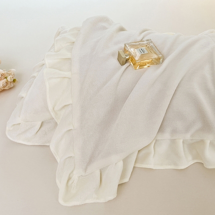 91家纺网 家纺一手货源 找家纺 梦舒羽 2025新款牛奶绒花枕套边单人宿舍法兰绒枕头套珊瑚绒枕芯套 奶白