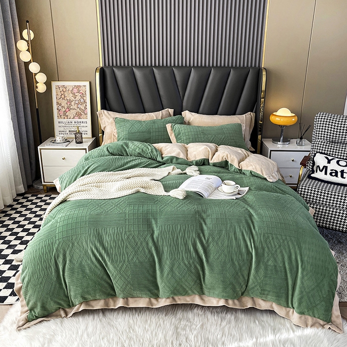 91家纺网 家纺一手货源 找家纺 2024秋冬新款全消光拼角雕花绒牛奶绒四件套 安娜-抹绿