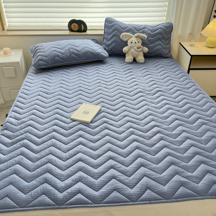 91家纺网 家纺一手货源 找家纺 老帅的工厂店 2025新款泡泡纱提花床垫系列 大床（有买家秀） 雾蓝