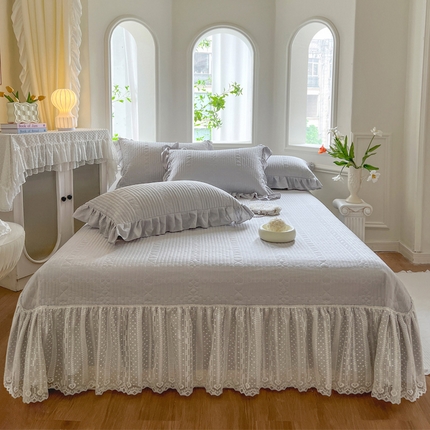 91家纺网 家纺一手货源 找家纺 乐朵 2025春夏 妮可 A类 泡泡棉 夹棉床盖（专版专利 控价108） 风铃灰