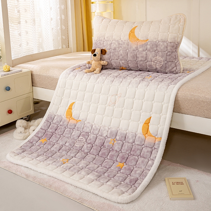 91家纺网 家纺一手货源 找家纺 眠势力 2025牛奶绒学生床垫夹棉加厚秋冬季保暖床褥子印花床护垫 梦幻星空