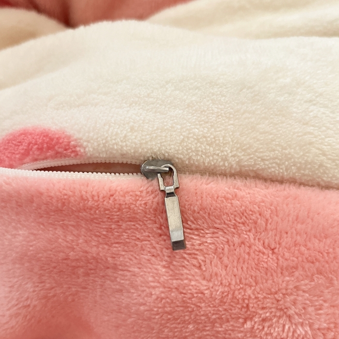 91家纺网 家纺一手货源 找家纺 2024新款高克重牛奶绒四件套-夜景 香甜草莓