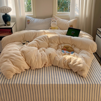 91家纺网 家纺一手货源 找家纺 （总）红嘴企鹅 2025新款卡通牛奶绒混搭四件套