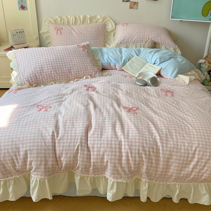 91家纺网 家纺一手货源 找家纺 轻奢坊 2024新款法式花边蝴蝶结水洗棉四件套 花边浅蓝中格