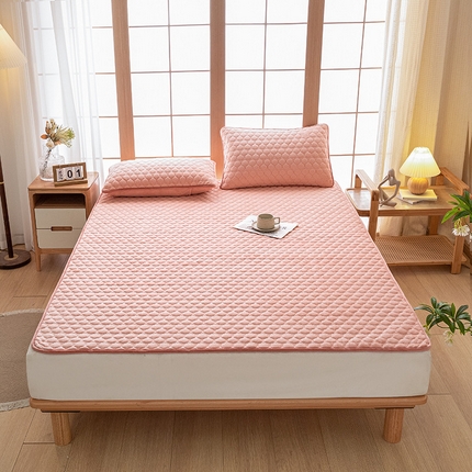 91家纺网 家纺一手货源 找家纺 2024新款牛奶绒夹棉款床垫系列 绒夹棉床垫-百香粉
