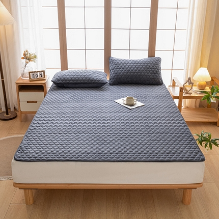 91家纺网 家纺一手货源 找家纺 2024新款牛奶绒夹棉款床垫系列 绒夹棉床垫-深灰