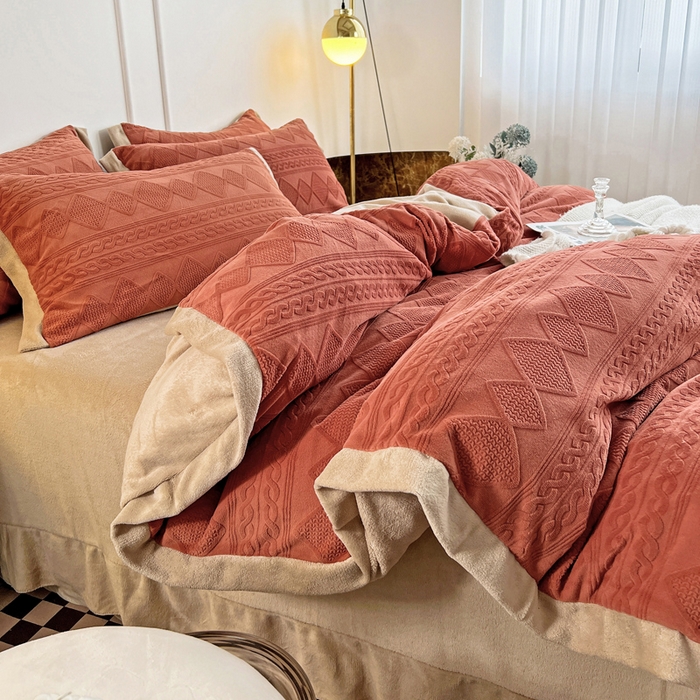 91家纺网 家纺一手货源 找家纺 2024秋冬新款全消光拼角雕花绒牛奶绒四件套 慕丝-奶油橙