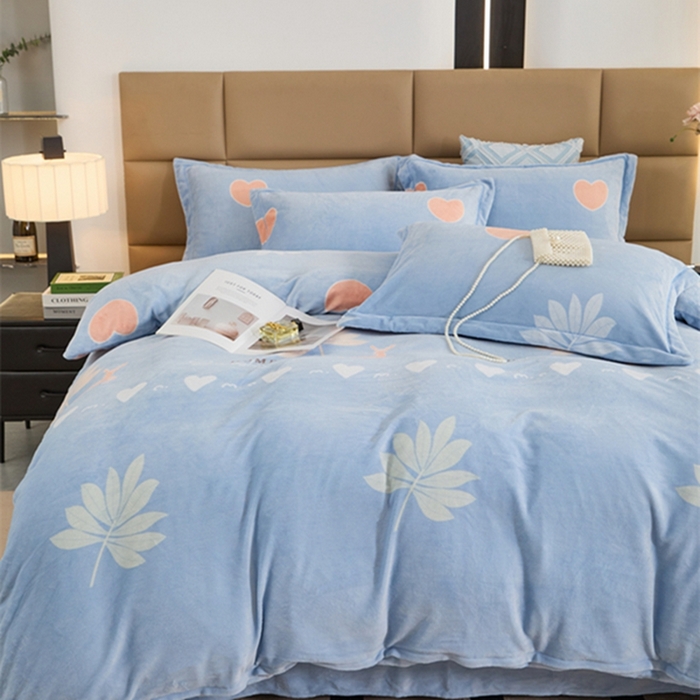 91家纺网 家纺一手货源 找家纺 卡迪亚 2024新款全消光牛奶绒印花四件套 枫叶