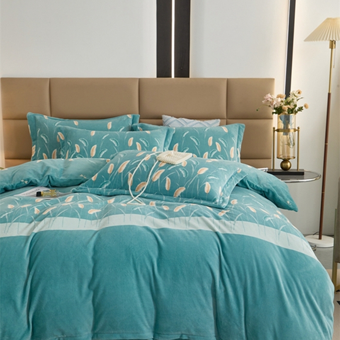 91家纺网 家纺一手货源 找家纺 卡迪亚 2024新款全消光牛奶绒印花四件套 麦穗