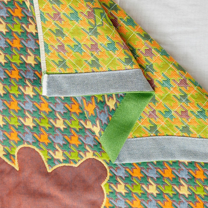 91家纺网 家纺一手货源 找家纺 朴尔家纺-毛巾被 2024新款全棉四层纱布色织提花宽边时尚枕巾系列 千鸟小熊-绿