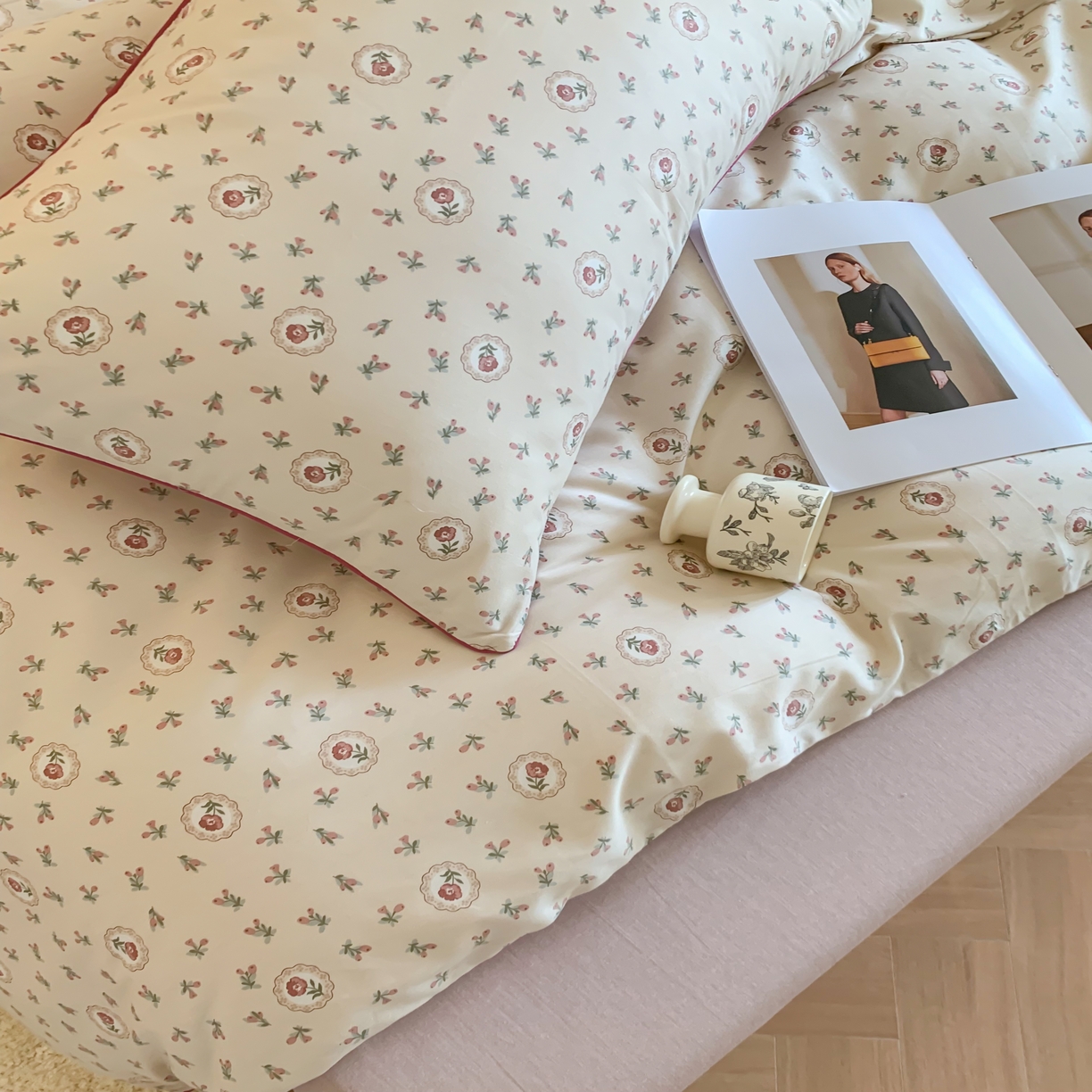 91家纺网 家纺一手货源 找家纺 2024秋冬新款全棉印花嵌绳款小清新四件套 采薇