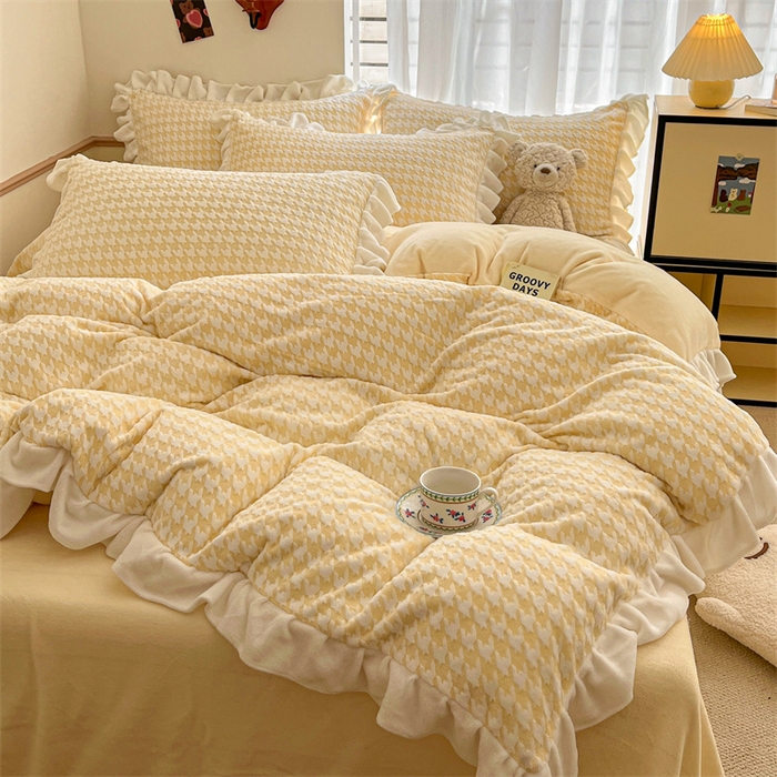 91家纺网 家纺一手货源 找家纺 星座家纺 2025新款千鸟格花边款牛奶绒四件套 千鸟格-米黄