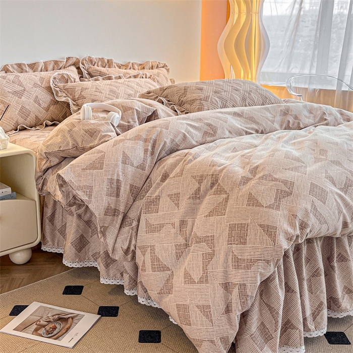 91家纺网 家纺一手货源 找家纺 缦彩 （支持一件定制）2024新款全棉夹棉加厚公主风磨毛床裙款四件套纯棉床罩床笠套件 慕尚-棕