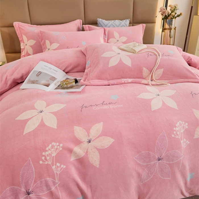 91家纺网 家纺一手货源 找家纺 卡迪亚 2024新款全消光牛奶绒印花四件套 花期