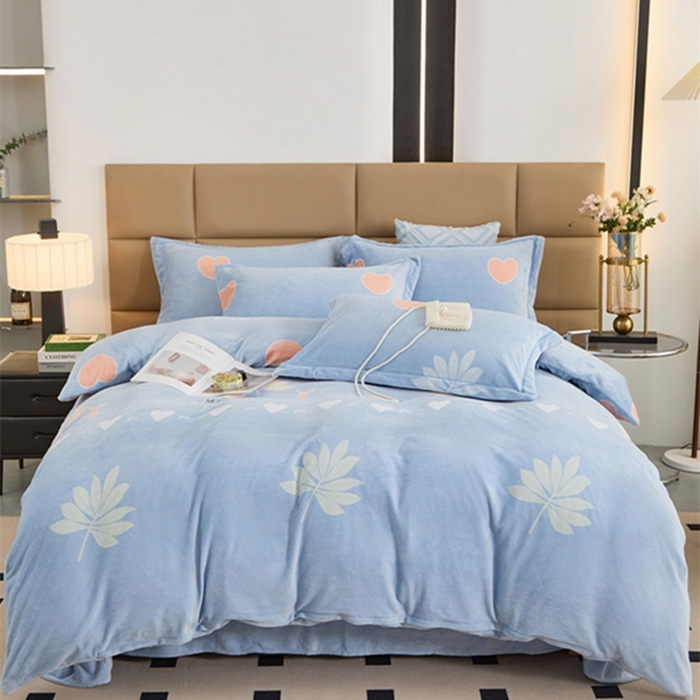 91家纺网 家纺一手货源 找家纺 卡迪亚 2024新款全消光牛奶绒印花四件套 枫叶