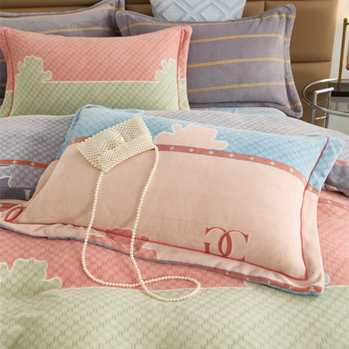 91家纺网 家纺一手货源 找家纺 卡迪亚 2024新款全消光牛奶绒印花四件套 芬格兰