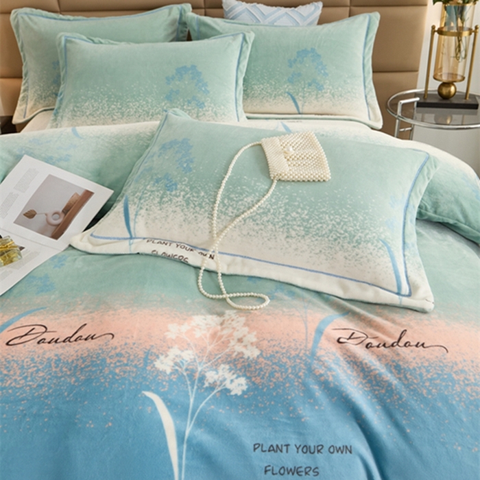 91家纺网 家纺一手货源 找家纺 卡迪亚 2024新款全消光牛奶绒印花四件套 夕颜