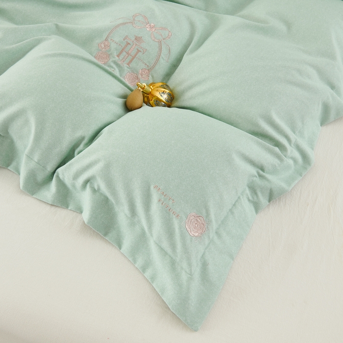 91家纺网 家纺一手货源 找家纺 U品汇 2024新品生态加厚长绒棉纯棉绣花40S全棉磨毛刺绣四件套宽边款 梵诗迪-青翠绿