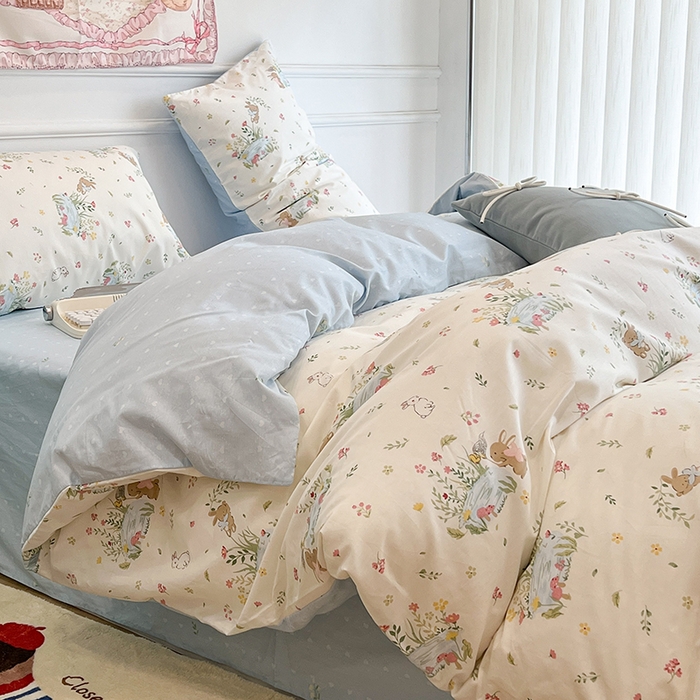 91家纺网 家纺一手货源 找家纺 昔可家纺 2024新款13372全棉亲肤四件套-小清新系列 兔兔的游园会