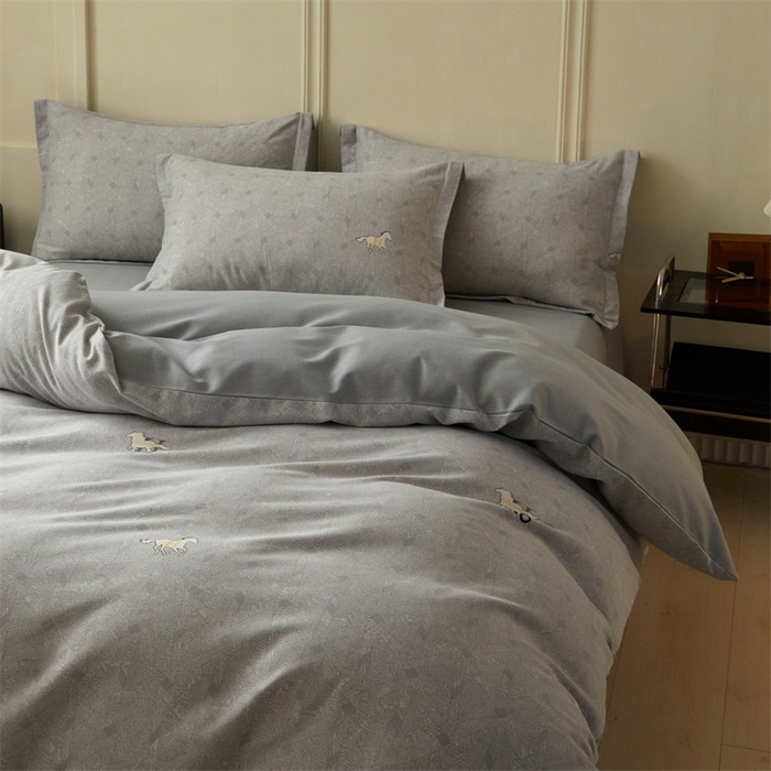 91家纺网 家纺一手货源 找家纺 启程家纺 2024全棉生态磨毛印花四件套 梅西-灰