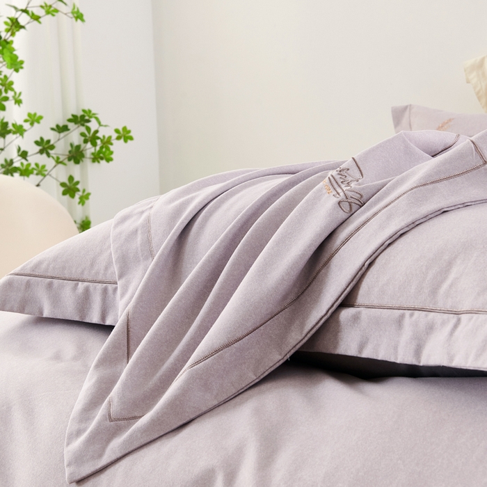 91家纺网 家纺一手货源 找家纺 U品汇 2024新品生态加厚长绒棉纯棉绣花40S全棉磨毛刺绣四件套宽边款 七里香-紫灰