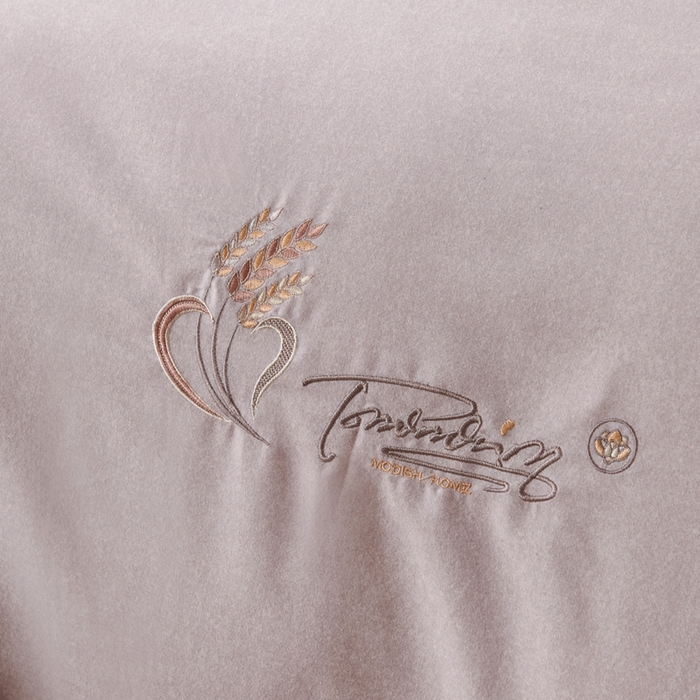 91家纺网 家纺一手货源 找家纺 U品汇 2024新品生态加厚长绒棉纯棉绣花40S全棉磨毛刺绣四件套宽边款 七里香-紫灰