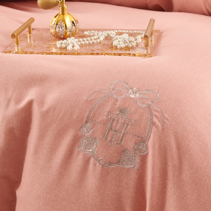 91家纺网 家纺一手货源 找家纺 U品汇 2024新品生态加厚长绒棉纯棉绣花40S全棉磨毛刺绣四件套宽边款 梵诗迪 -豆沙