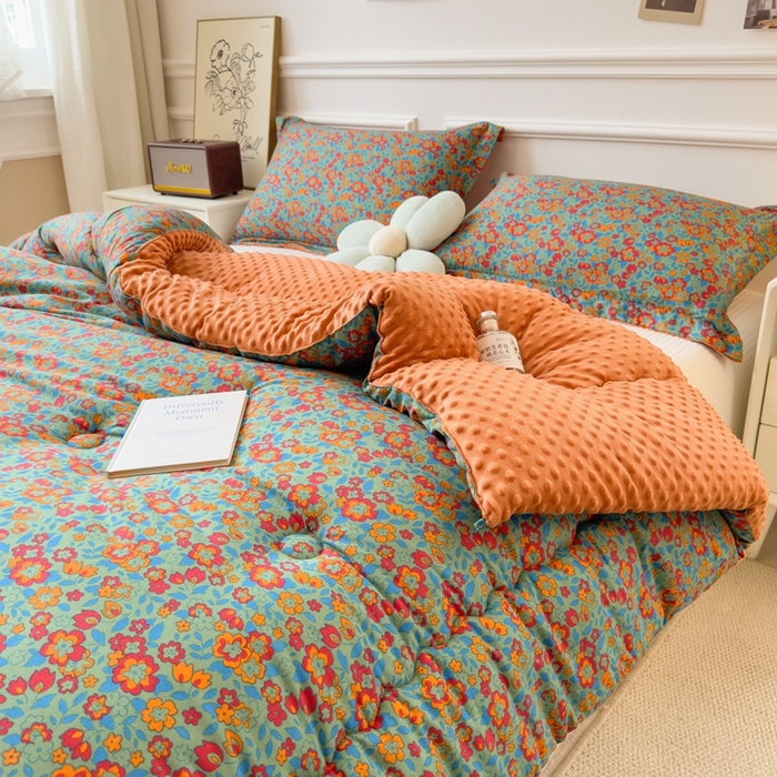 91家纺网 家纺一手货源 找家纺 （总）宝士康家纺 2024新款双层纱豆豆绒冬被 被子被芯