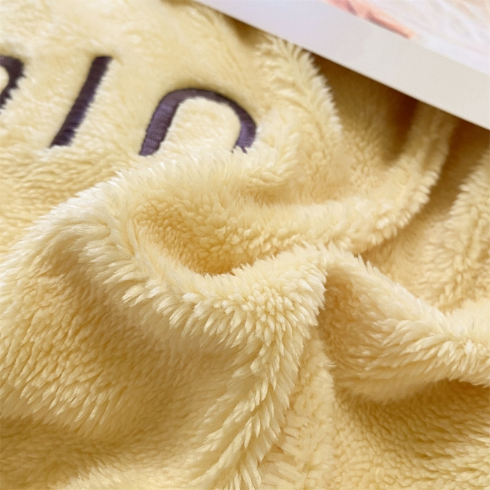 91家纺网 家纺一手货源 找家纺 启程家纺 2024新款A类加厚北极绒拼牛奶绒字母刺绣四件套 北极绒-麦芽黄+浅草绿