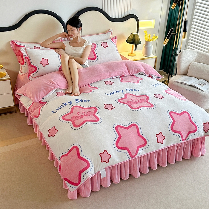 91家纺网 家纺一手货源 找家纺 爱洛 2024新款日产过万爆款印花牛奶绒四件套 花儿朵朵