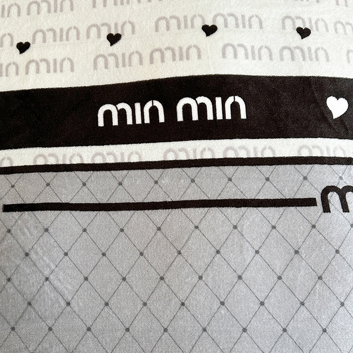 91家纺网 家纺一手货源 找家纺 爱洛 2024新款日产过万爆款印花牛奶绒四件套 夜语