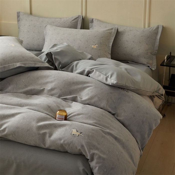 91家纺网 家纺一手货源 找家纺 启程家纺 2024全棉生态磨毛印花四件套 梅西-灰