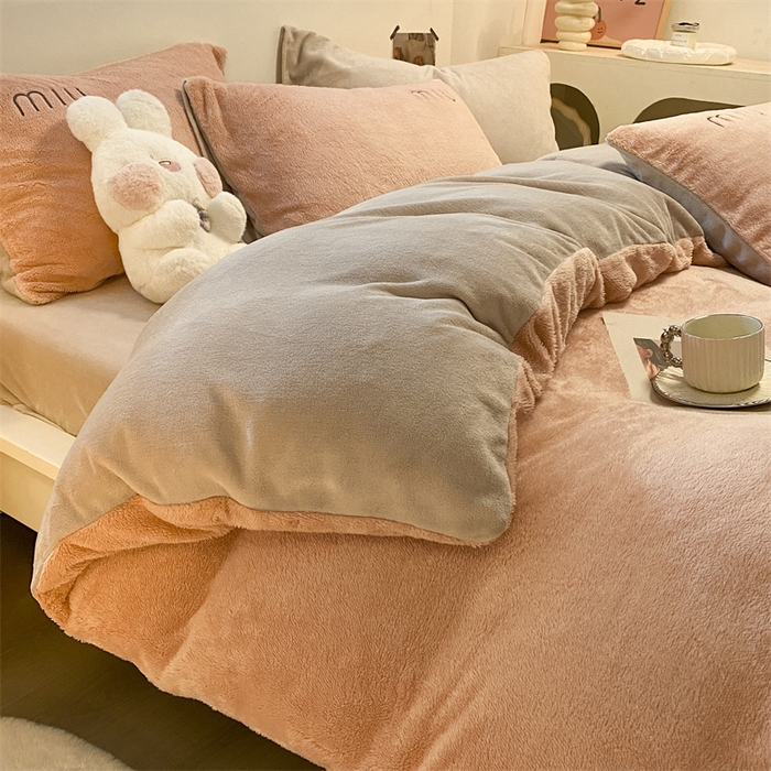 91家纺网 家纺一手货源 找家纺 启程家纺 2024新款A类加厚北极绒拼牛奶绒字母刺绣四件套 北极绒-豆沙+米灰