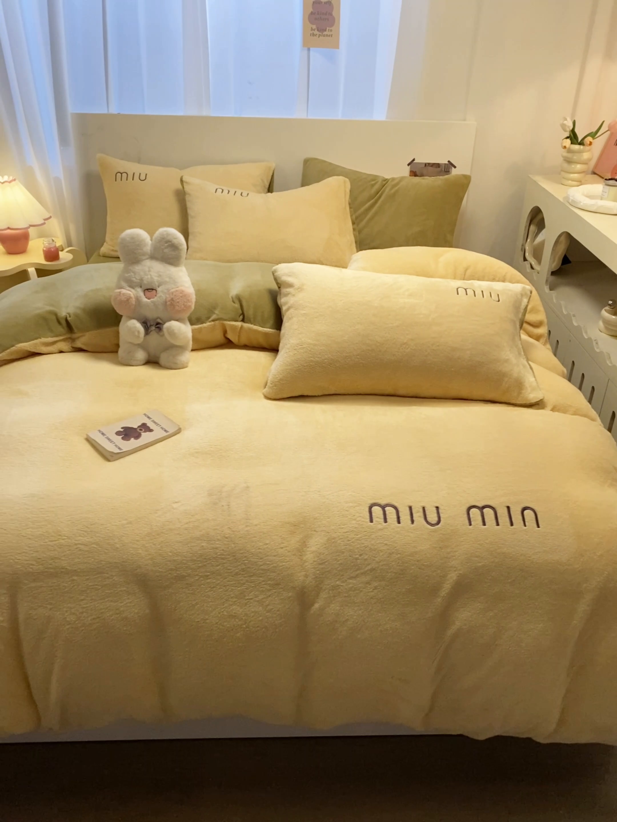 91家纺网 家纺一手货源 找家纺 启程家纺 2024新款A类加厚北极绒拼牛奶绒字母刺绣四件套 北极绒-麦芽黄+浅草绿