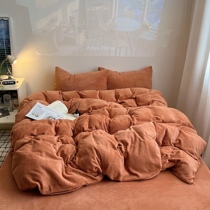 91家纺网 家纺一手货源 找家纺 六巷胡同 2024新款INS博主风山茶花牛奶绒四件套 山茶花-焦糖棕